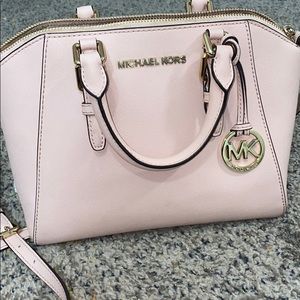 🚫SOLD🚫 Michael Kors Medium Ciara Satchel